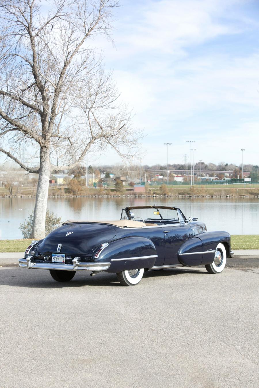  Cadillac Series 62 Convertible 1946 года  (фото 15 из 15)